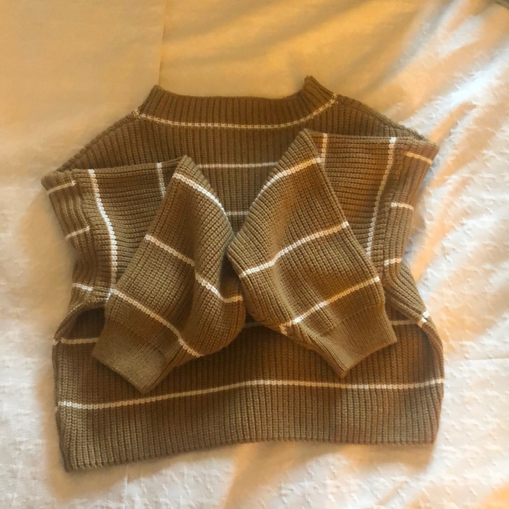 Long sleeve crop sweater